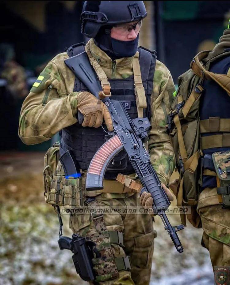 解放軍海軍裝備俄制AKS-74U，為啥不用國產(chǎn)步槍？