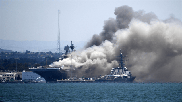 軍艦燃燒15小時！美瘋狂向日本求救，背后藏著個最不愿說的痛點