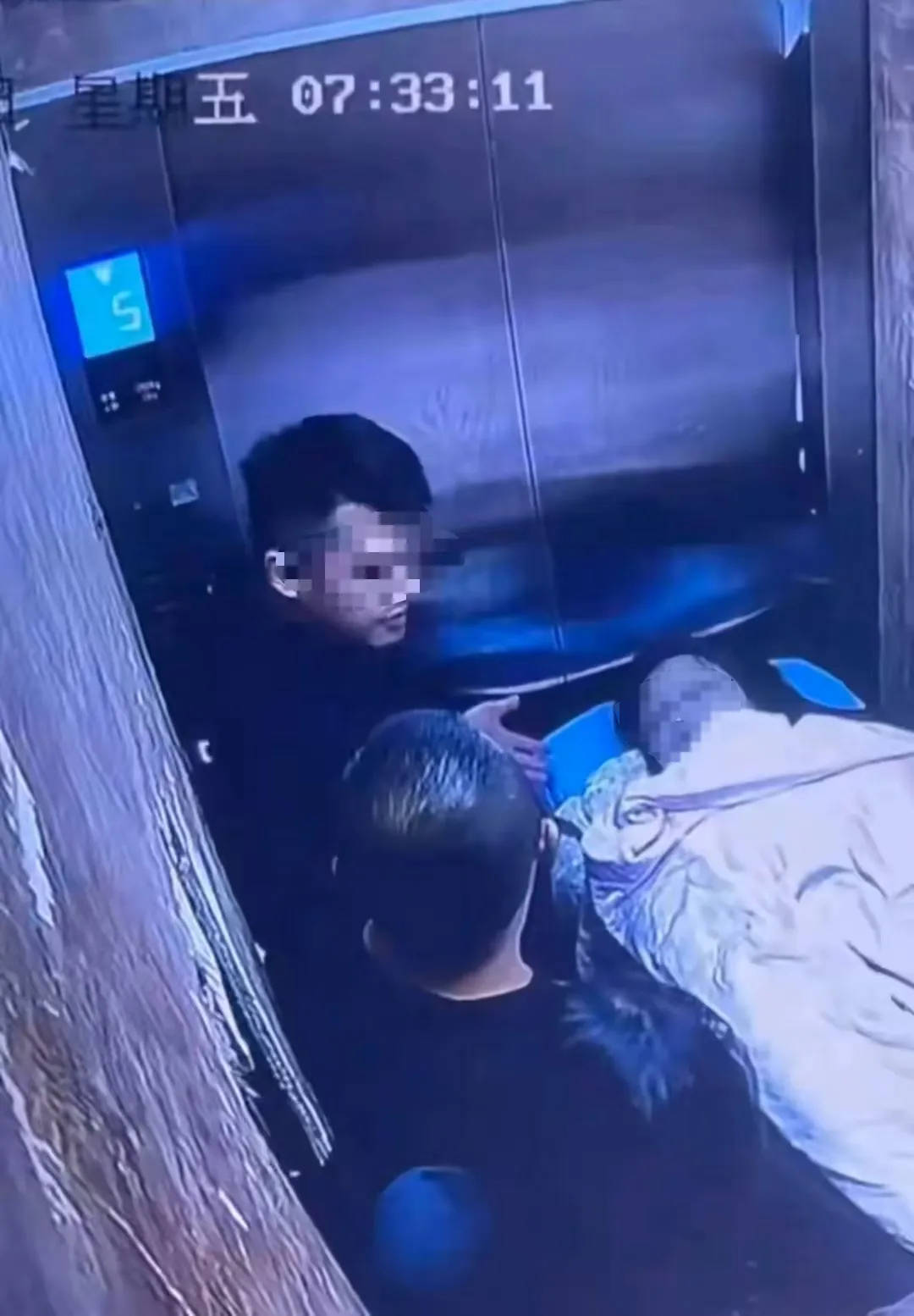 移交異地公安偵辦！警方深夜通報(bào)“女子疑因家暴去世”，受害者家屬發(fā)聲，律師解讀