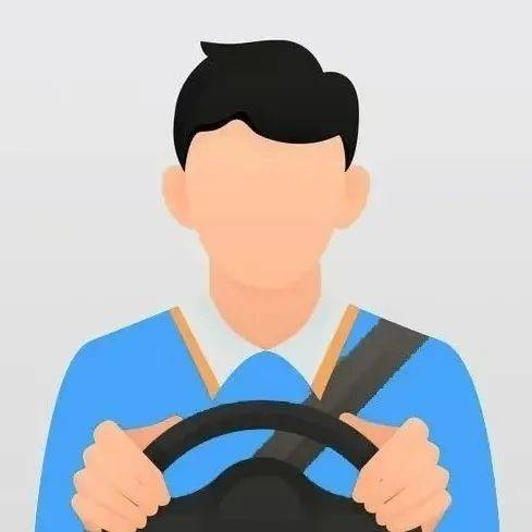 一轎車突然馬路上倒行，緊接起火！司機(jī)：糟了，沒滅火器……