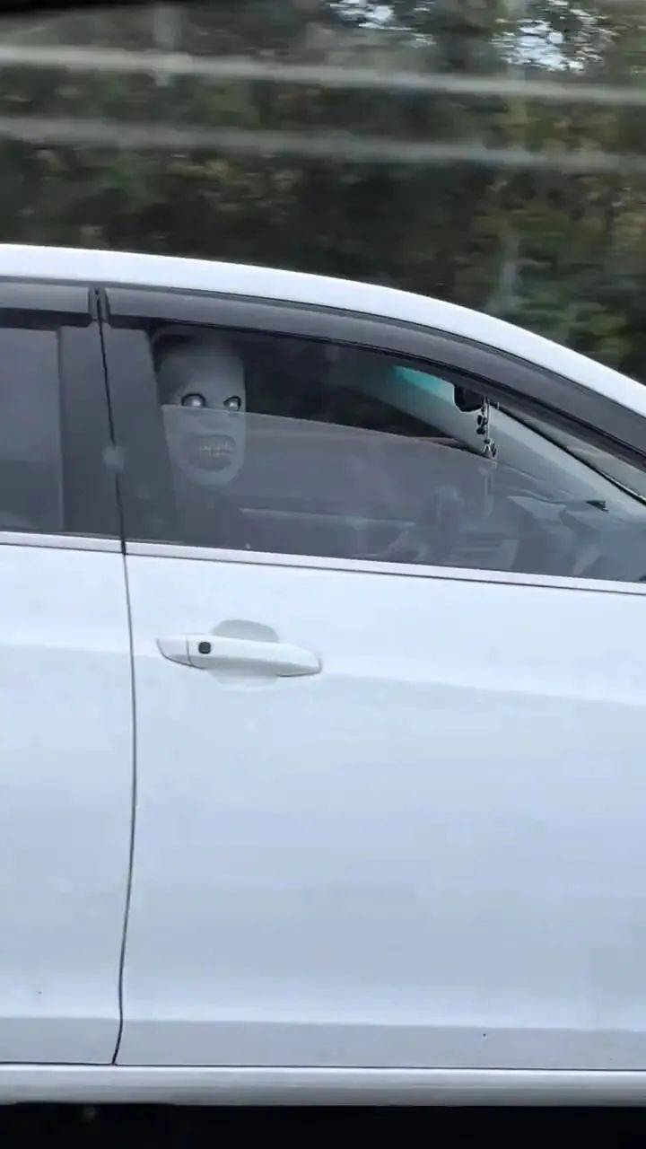 網(wǎng)友稱高速上有人戴恐怖面具驚嚇過路車輛，長深高速交警：已關注，正在處理