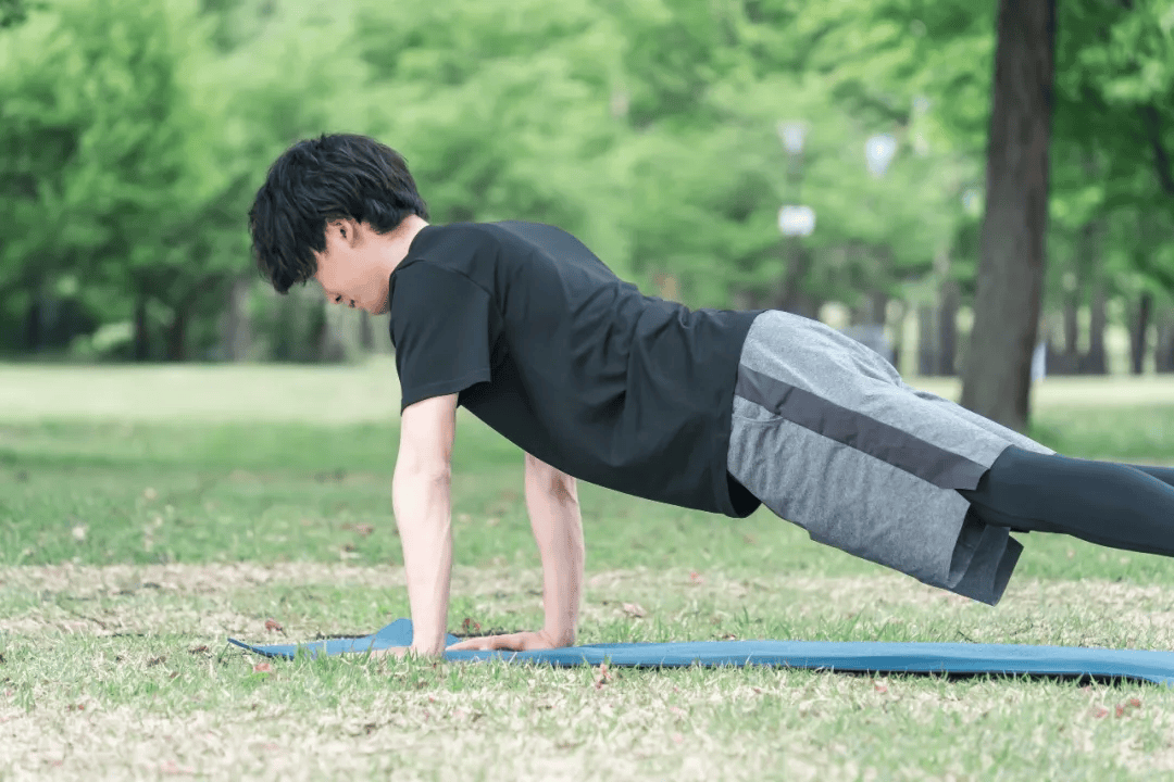微胖、腿粗、屁股大……你以為的身材缺點，可能是中了“基因彩票”！