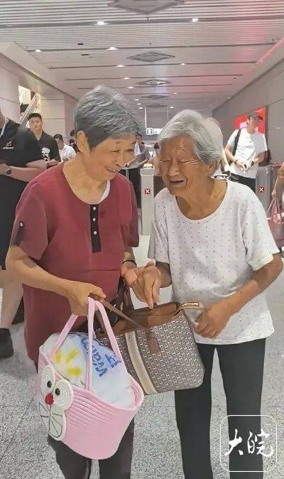 “安徽108歲母親車站接78歲女兒”被疑造假，多方回應(yīng)
