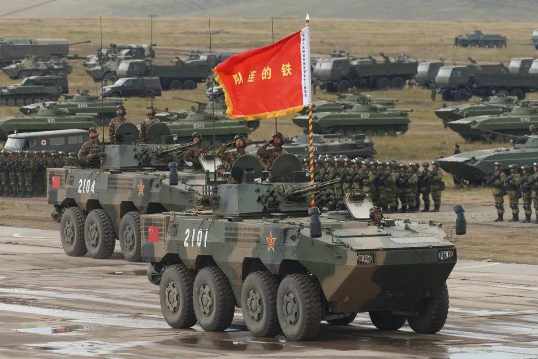 最近突然爆火采訪！吳京：坦克沒有后視鏡的——為啥會被網(wǎng)友噴？