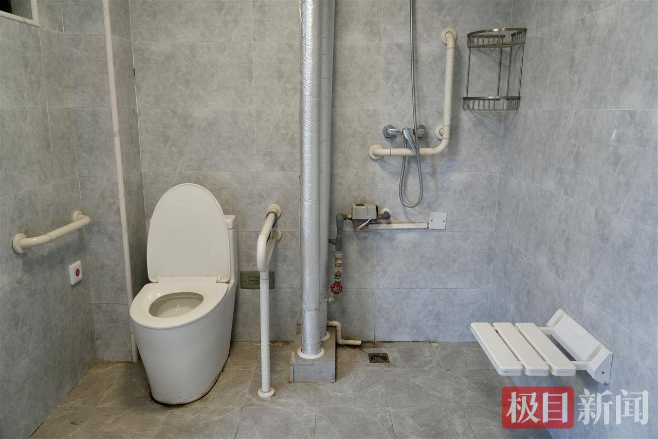 “玻璃娃娃”田艷青踏入武大校園！校方準(zhǔn)備無障礙宿舍，母親能同寢陪讀
