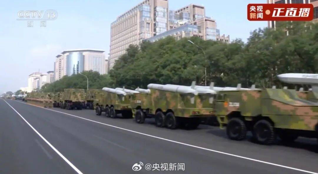 東風(fēng)-61、巨浪-3、折疊翼預(yù)警機(jī)、殲-20S，畫面披露！