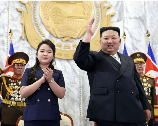 金正恩女兒首登國際舞臺，引爆接班傳聞！英國首相被架空，工黨內(nèi)斗成全武行…