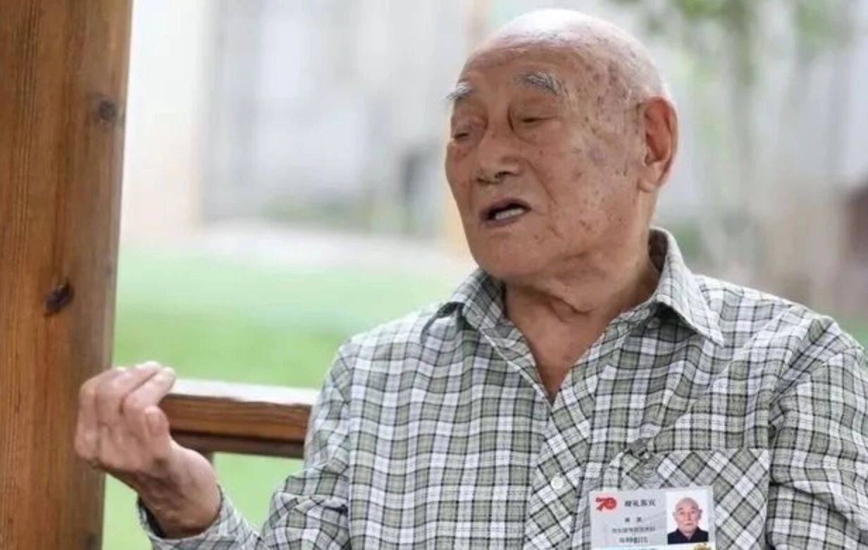這6位與總書記握手的老戰(zhàn)士是誰？