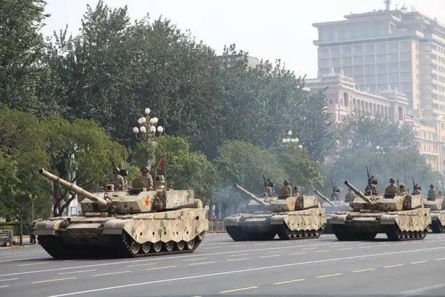 不裝了！一口氣看完九三大閱兵武器裝備！誰說我們一個也不認(rèn)識？