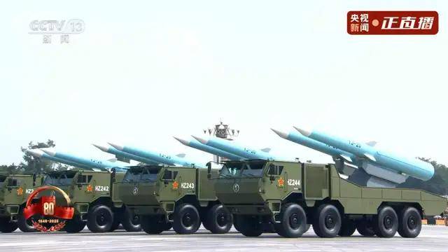 不裝了！一口氣看完九三大閱兵武器裝備！誰說我們一個也不認(rèn)識？