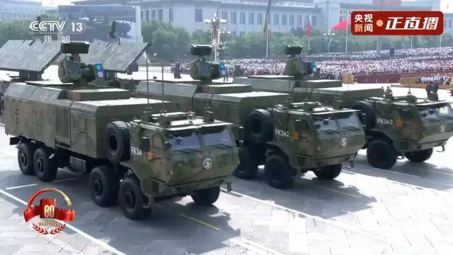 不裝了！一口氣看完九三大閱兵武器裝備！誰說我們一個也不認(rèn)識？