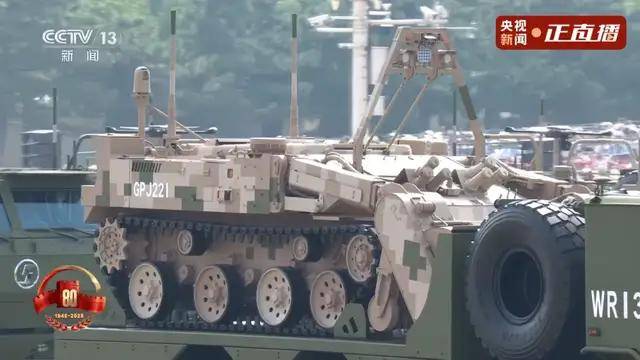 不裝了！一口氣看完九三大閱兵武器裝備！誰說我們一個也不認(rèn)識？