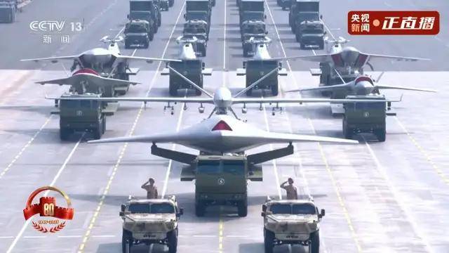 不裝了！一口氣看完九三大閱兵武器裝備！誰說我們一個也不認(rèn)識？