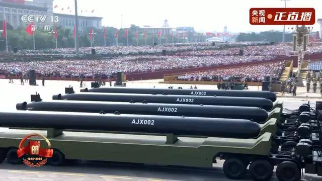 不裝了！一口氣看完九三大閱兵武器裝備！誰說我們一個也不認(rèn)識？