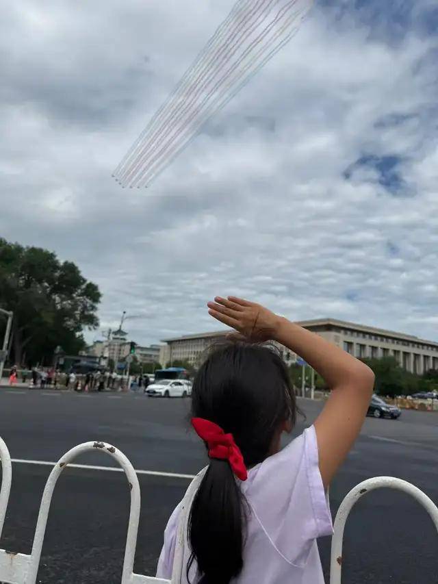 不裝了！一口氣看完九三大閱兵武器裝備！誰說我們一個也不認(rèn)識？
