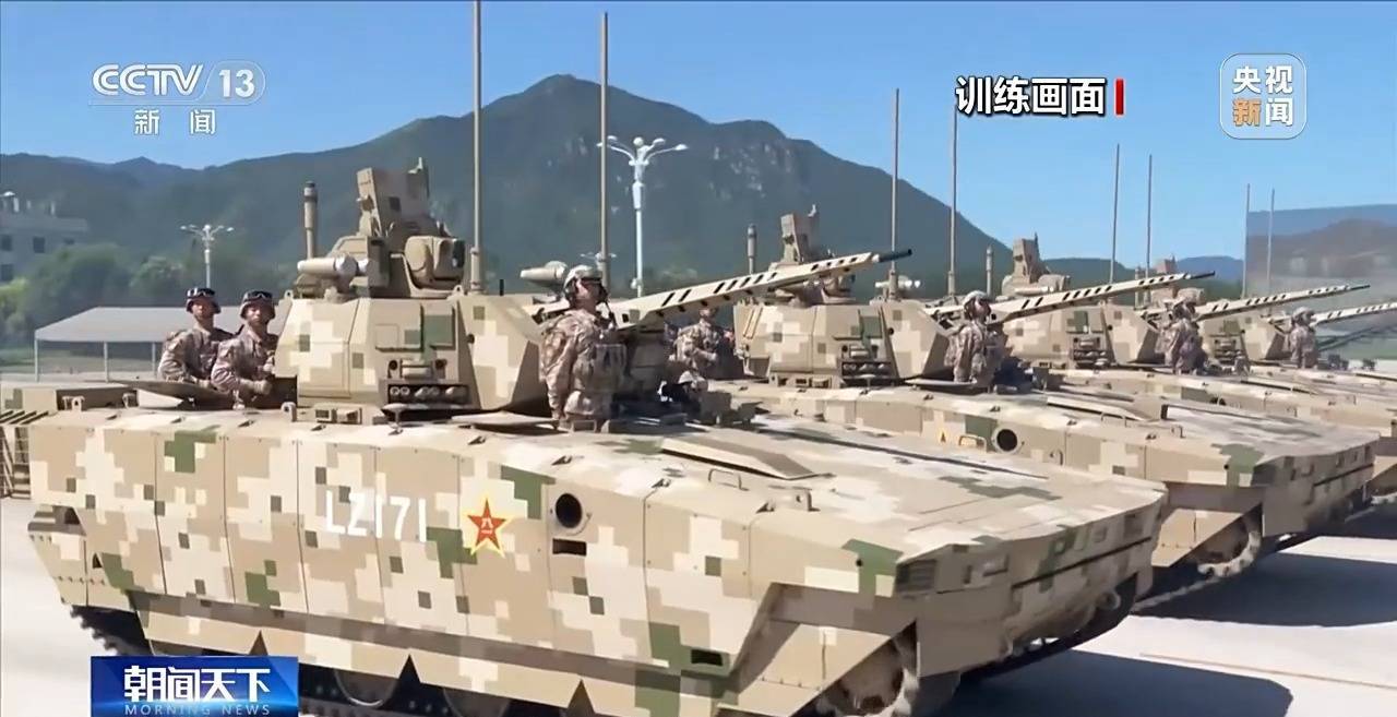 1厘米的極致精度！揭秘裝備方隊(duì)唯一的“三車引導(dǎo)”
